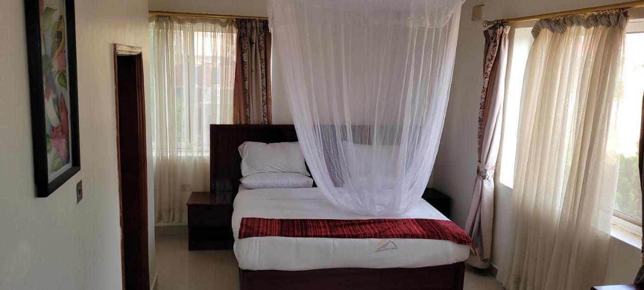 Glory Summit Hotel Hoima Dış mekan fotoğraf
