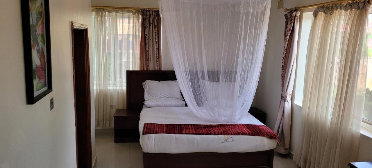 Glory Summit Hotel Hoima Dış mekan fotoğraf